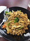 Pon's Thai Cuisine food