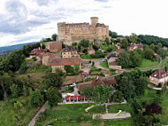 Les Remparts outside