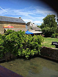 Le Moulin De Loue outside