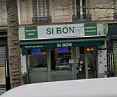 Si Bon outside