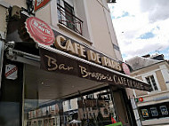 Le Cafe De Paris inside