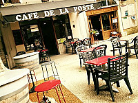 Cafe De La Poste inside