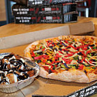 Toppers Pizza food