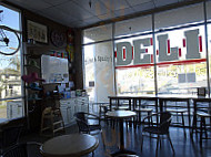 Tutor Spunky's Deli food