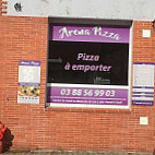 Arena Pizza outside