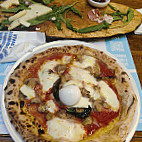 Alleria Pizzeria Newpolitana food