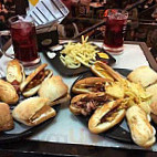 100 Montaditos food