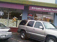 El Frijolito outside