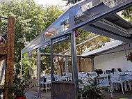 Le Cafe Italien outside
