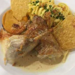 Le Coq En Pâte inside