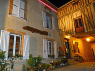 Auberge De Saint Julia outside