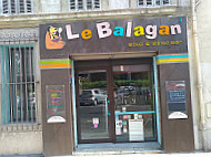 Le Balagan outside