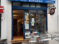 Gigi Burgers inside