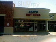 Sam's Hotdog Stand outside