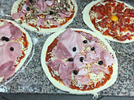 Delicia Pizza Pizzeria Au Feu De Bois food