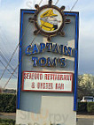Captain Tom's Seafood inside