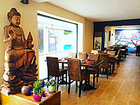 Esaki Sushi Geel inside