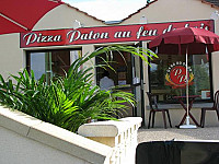 Pizza Paton inside