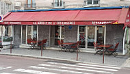 Cafe De La Grille De L'orangerie inside