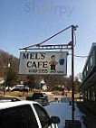 Mel's Cafe outside