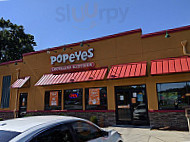 Popeyes Louisiana Kitchen outside