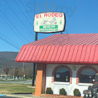 El Rodeo outside