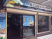 Com Tam Van Phat outside