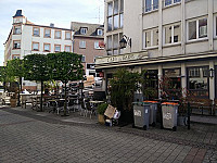 Cafe De Paris outside