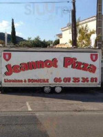 Jeannot Pizzas food