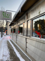Flux Restaurant And Bar outside