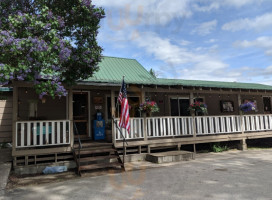 Pack River General Store outside