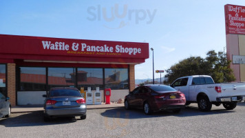 Waffle Pancake Shoppe outside