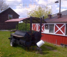 Famous Willies Barbecue food