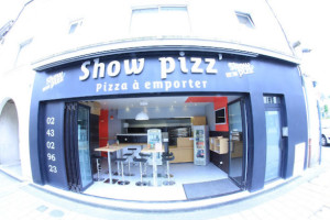 Show Pizz inside