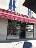 Café Lara inside