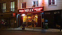Pizza Nelly outside
