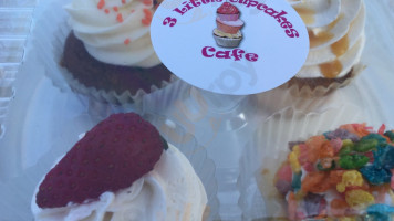 3 Little Cupcakes Cafe food