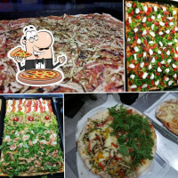 Pizzeria 1 Up food