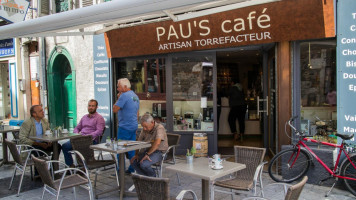 Pau's Cafe food