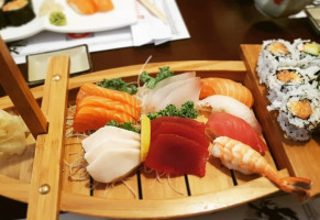 Gonoe Sushi Japanese Restaurant food