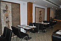 De Bussy Bar & Restaurant inside
