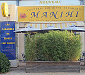 Creperie Manihi outside