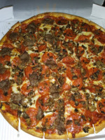 Ron's Pizza food