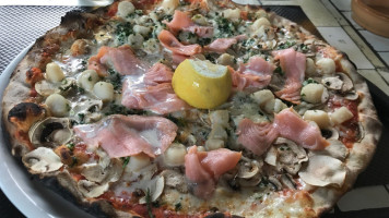 Pizzeria Lorenzzano food