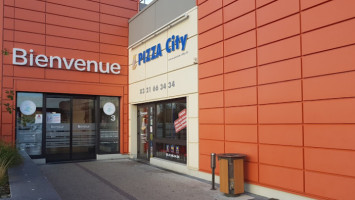 Pizza City inside
