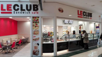 Le Club Sandwich Café Roubaix inside