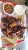 Simplee's Barbecue food
