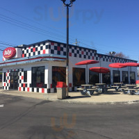 Rally's Hamburgers inside