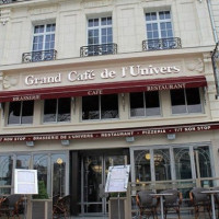 Le Grand Cafe de l'Univers inside