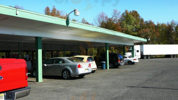 Evergreen Dairy outside